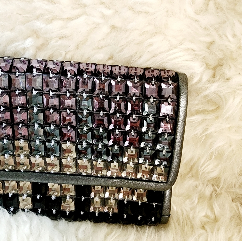 Santi Elegant Faux Crystal Embellished Clutch With Shoulder Chain Attached - Picture 2 of 7